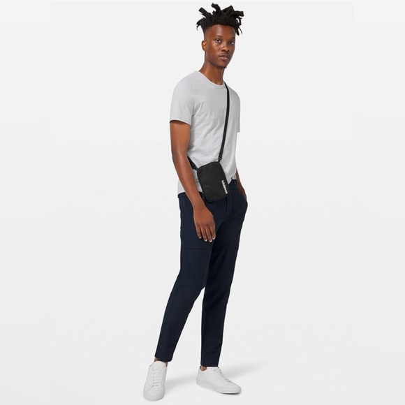 Lululemon Athletica Black Easy Access Crossbody, NWT - Picture 4 of 7